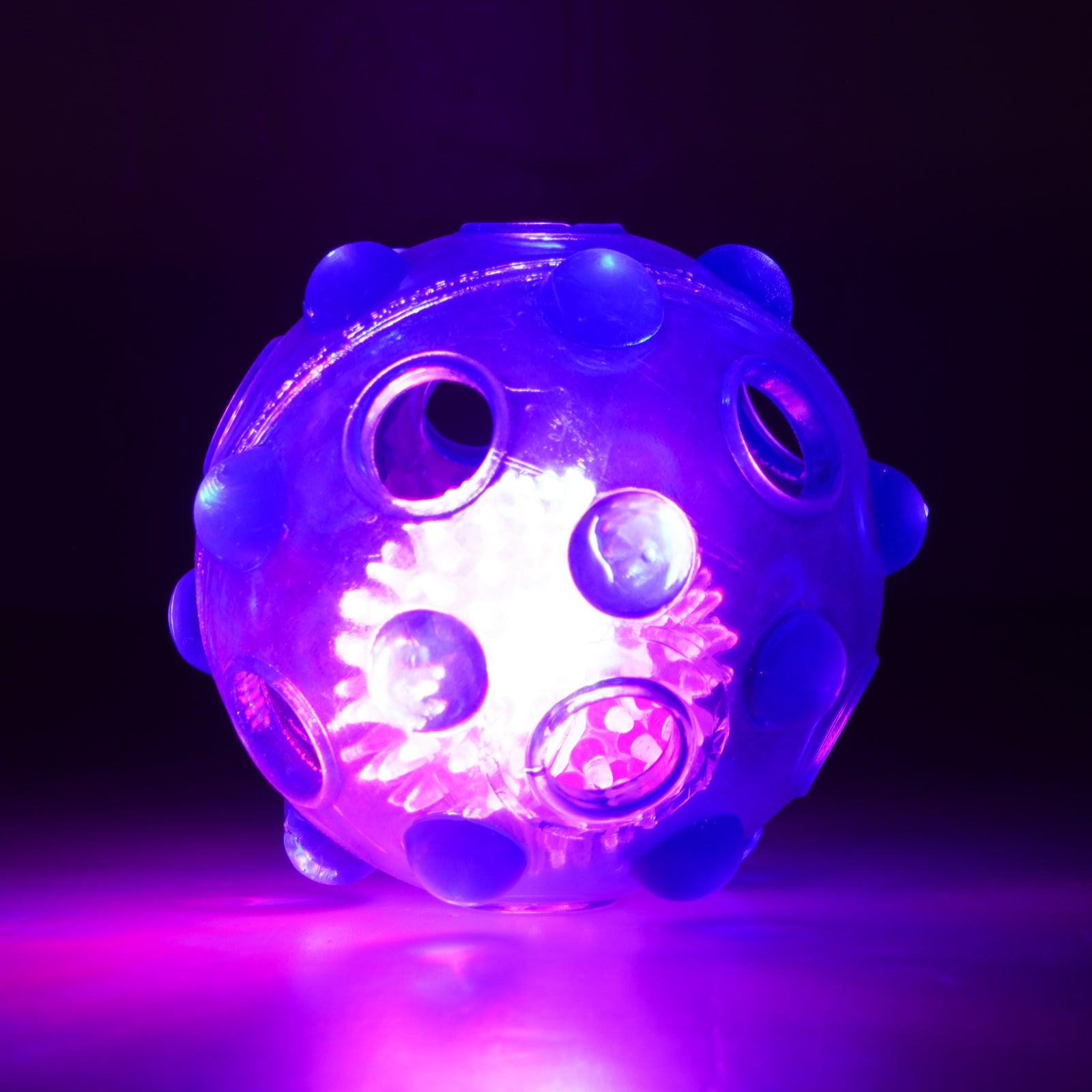 dailyhoo Floatable Smart Glow Ball for Dog is easy to catch dog's attention